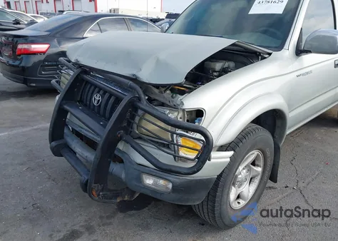 2004 Toyota Tacoma Prerunner V6 z USA, uszkodzony, nr VIN 5TEGN92NX4Z403440